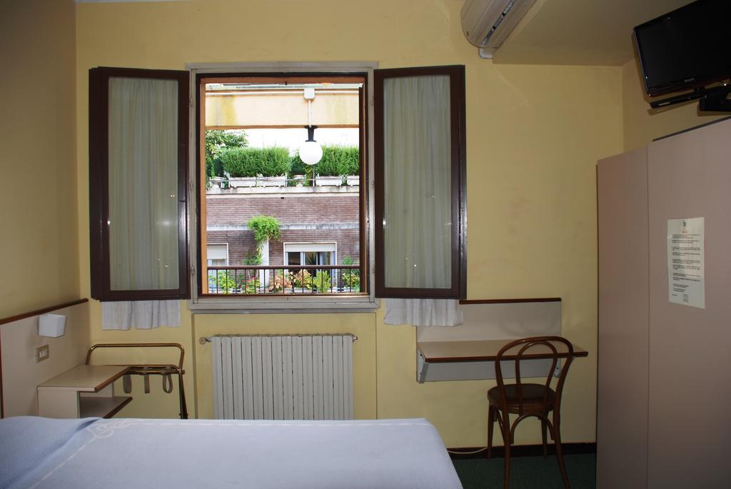 Hotel Boston Milano Ngoại thất bức ảnh